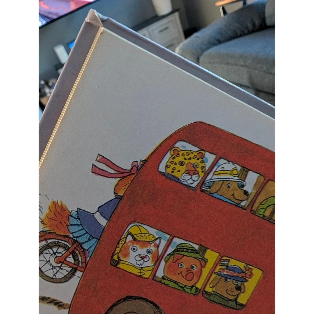 Richard Scarry's Cars and Trucks and Things That Go Golden Book Hardcover